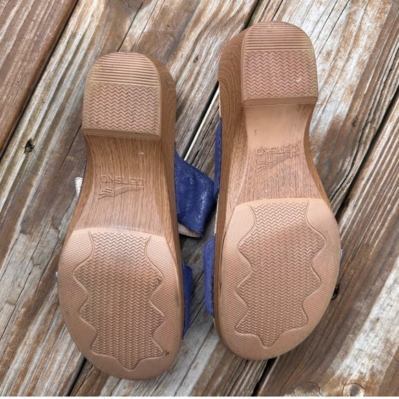 Dansko Blue Metallic Buckle Wedge Sandals Size 41 - Picture 4 of 4